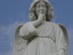 Escultura en mármol de un Ángel en el cementerio de Cantoria.